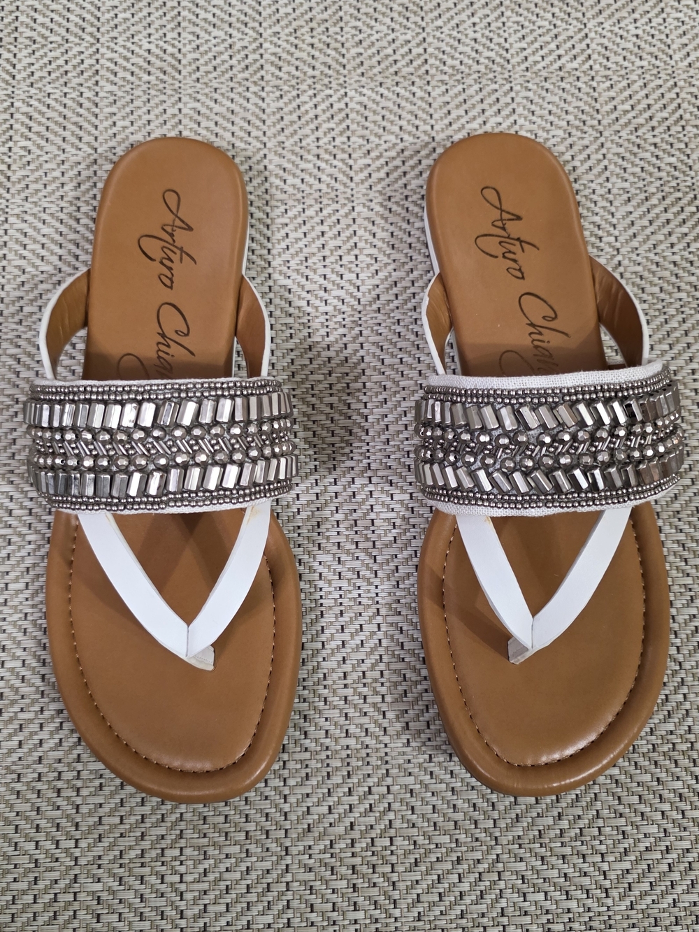 Arturo Chiang White and Tan Jeweled Thong Slide Sandals